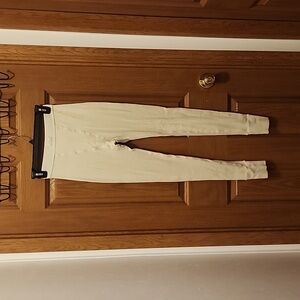 EUC Skims Creme Small Leggings